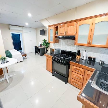 Stacys Place #4 Studio Apartment ポートオブスペイン エクステリア 写真