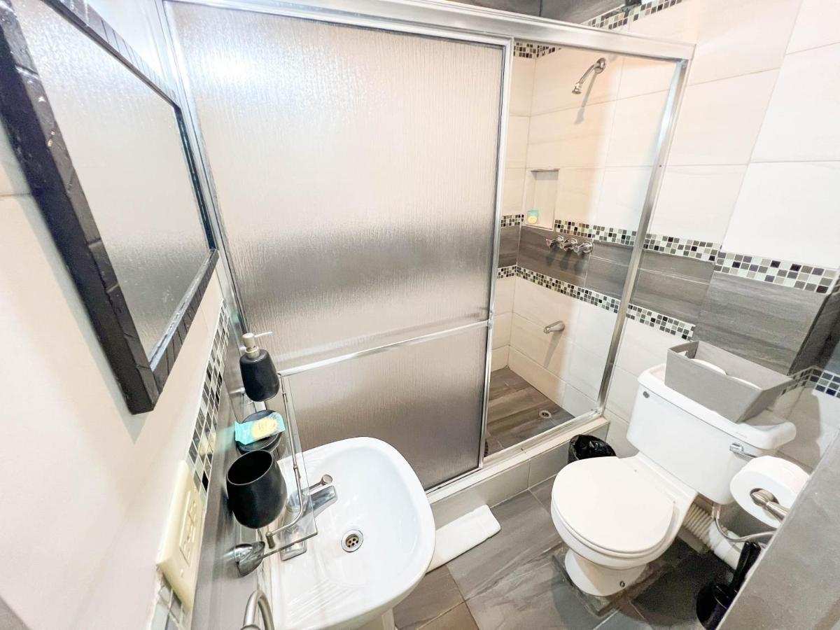Stacys Place #4 Studio Apartment ポートオブスペイン エクステリア 写真